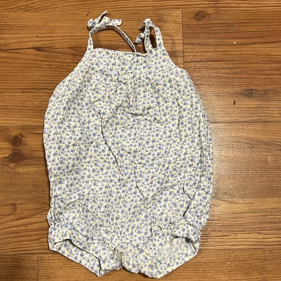 3 summer rompers - Picture 6 of 7